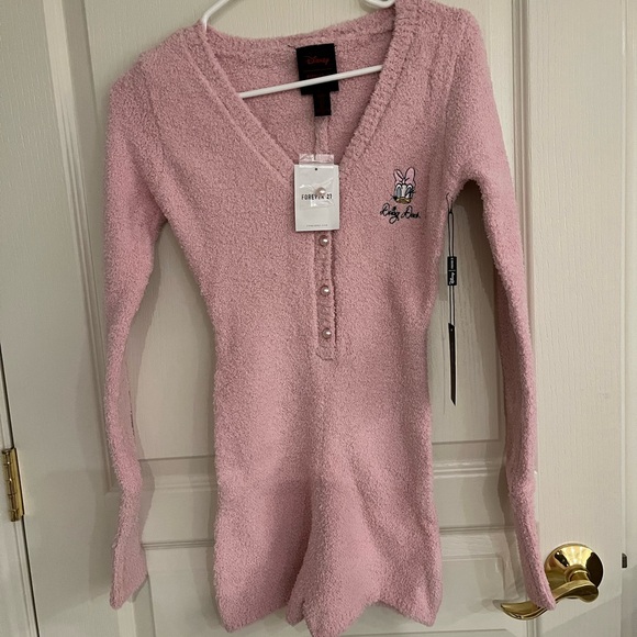 NWT Disney Forever 21 Daisy pink plush romper with pearl buttons  women’s small - Picture 7 of 12